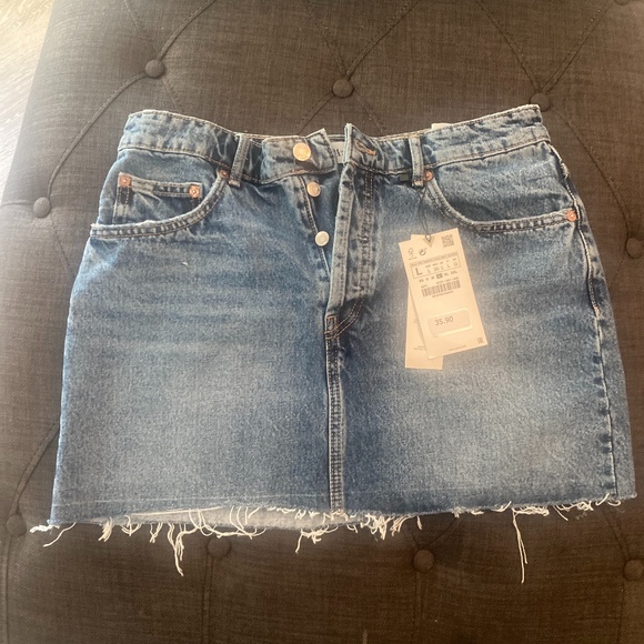 Zara Dresses & Skirts - Denim skirt